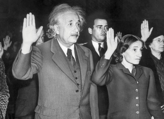 This image has an empty alt attribute; its file name is Einstein-sworn-in-as-American.jpg